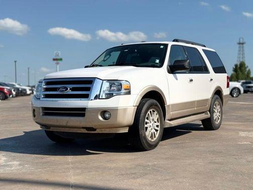 White Platinum Clearcoat Metallic 2012 Ford Expedition XLT