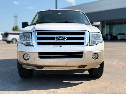 White Platinum Clearcoat Metallic 2012 Ford Expedition XLT