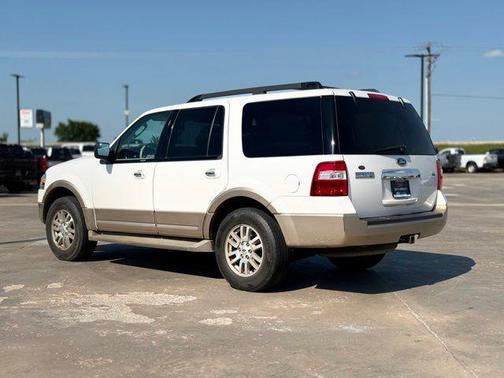 White Platinum Clearcoat Metallic 2012 Ford Expedition XLT