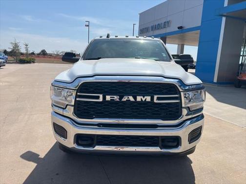 2022 RAM 3500 Tradesman Crew Cab 4x4 8' Box