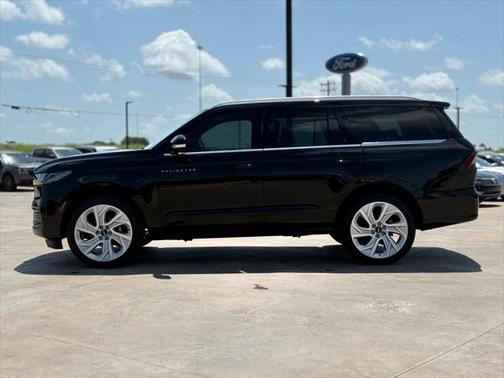 2025 Lincoln Navigator Black Label