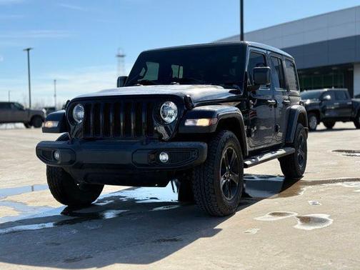 2023 Jeep Wrangler 4-Door Sahara Altitude 4x4