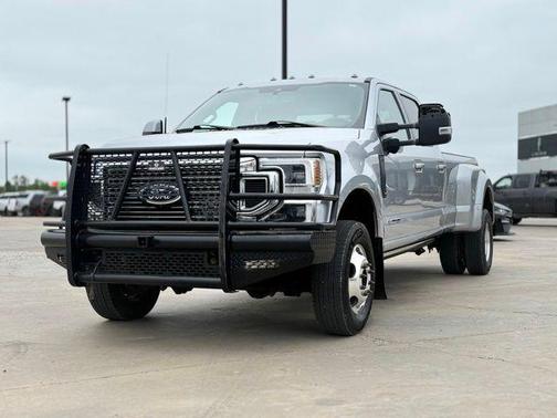 Iconic Silver Metallic 2022 Ford F-350 Lariat