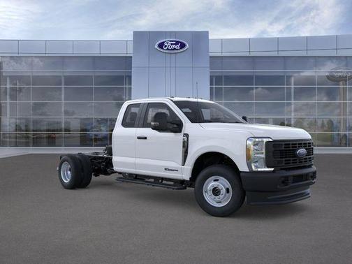 Oxford White 2026 Ford F-350 XL