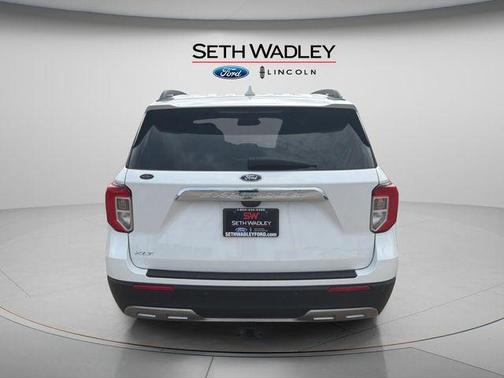 Star White Metallic Tri-Coat 2022 Ford Explorer XLT