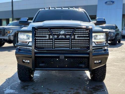 2020 RAM 2500 Laramie Crew Cab 4X4 6'4' Box