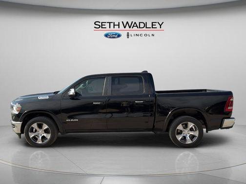 Diamond Black Crystal Pearlcoat 2022 RAM 1500 Laramie