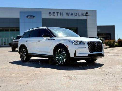 Pristine White Metallic Tri-Coat 2025 Lincoln Corsair Reserve