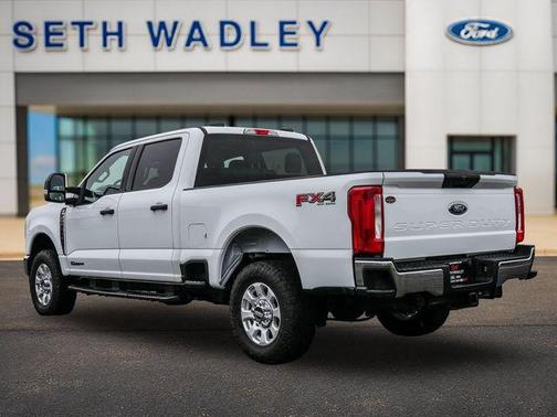 Oxford White 2024 Ford F-250 XLT