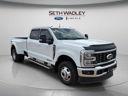 Oxford White 2025 Ford F-350 Lariat