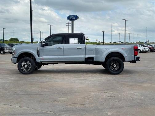 2025 Ford F-450 Platinum