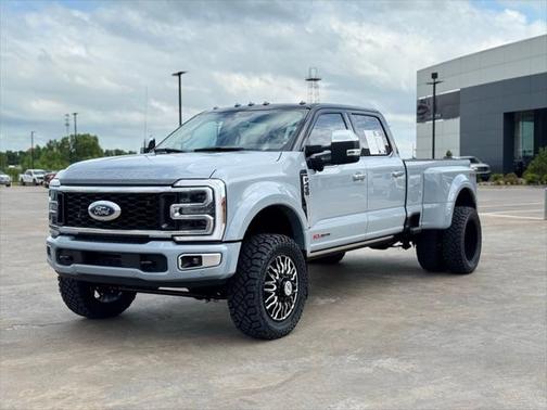 2025 Ford F-450 Platinum