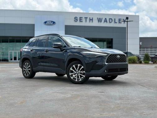 Jet Black 2022 Toyota Corolla Cross XLE