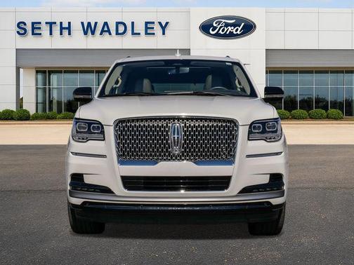 Pristine White Metallic Tri-Coat 2024 Lincoln Navigator Reserve