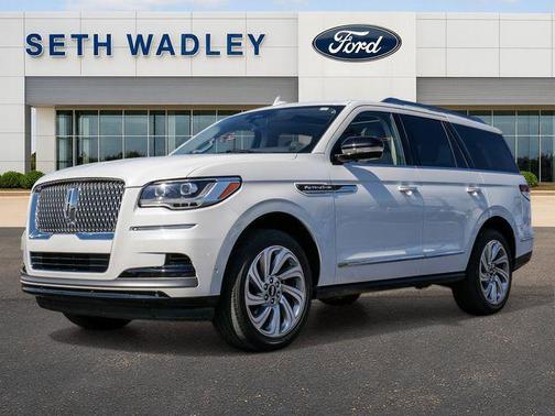 Pristine White Metallic Tri-Coat 2024 Lincoln Navigator Reserve