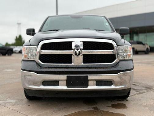 Diamond Black Crystal Pearlcoat 2021 RAM 1500 Tradesman