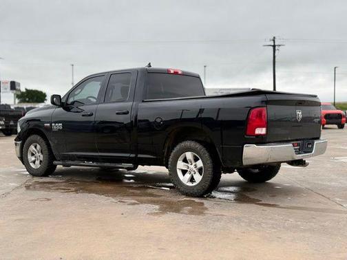 Diamond Black Crystal Pearlcoat 2021 RAM 1500 Tradesman