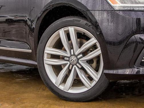 2017 Volkswagen Passat 1.8T SEL Premium