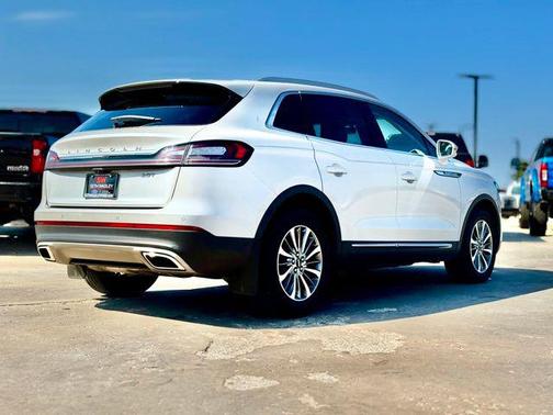 2019 Lincoln Nautilus Select