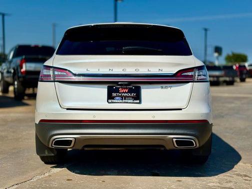 2019 Lincoln Nautilus Select