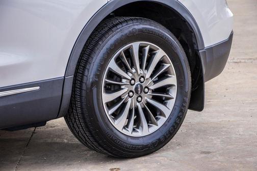 2019 Lincoln Nautilus Select