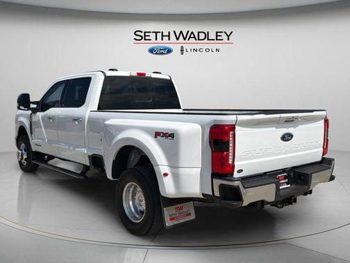 Oxford White 2024 Ford F-350 Lariat