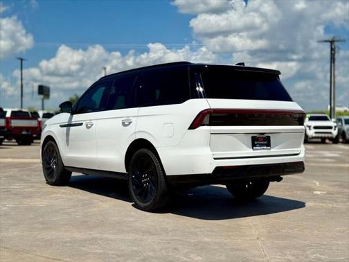 2025 Lincoln Navigator Reserve