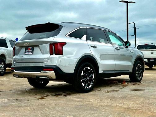 2025 Kia Sorento S