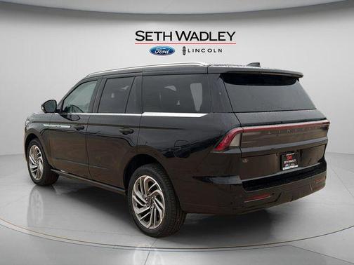 Infinite Black Metallic Clearcoat 2026 Lincoln Navigator Reserve
