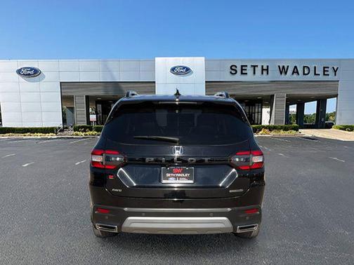 2023 Honda Pilot Touring 8-Passenger