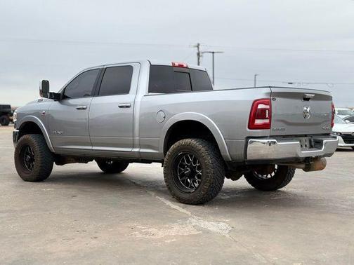 2022 RAM 2500 Laramie Crew Cab 4x4 6'4' Box