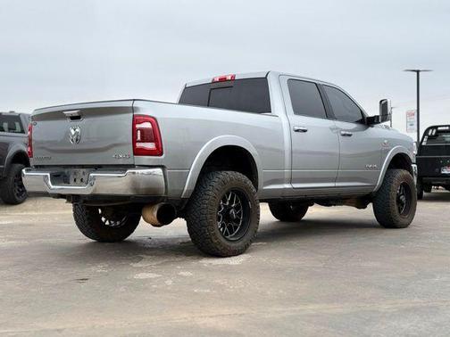 2022 RAM 2500 Laramie Crew Cab 4x4 6'4' Box