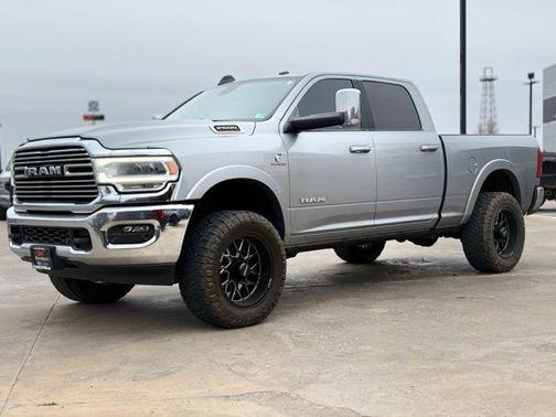 2022 RAM 2500 Laramie Crew Cab 4x4 6'4' Box