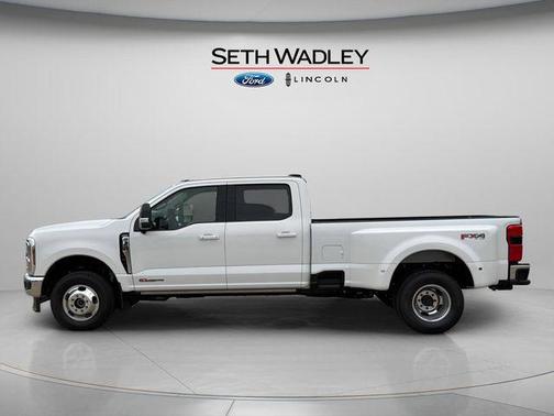 Star White Metallic Tri-Coat 2025 Ford F-350 Lariat