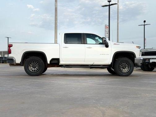 Summit White 2023 Chevrolet Silverado 2500 LT