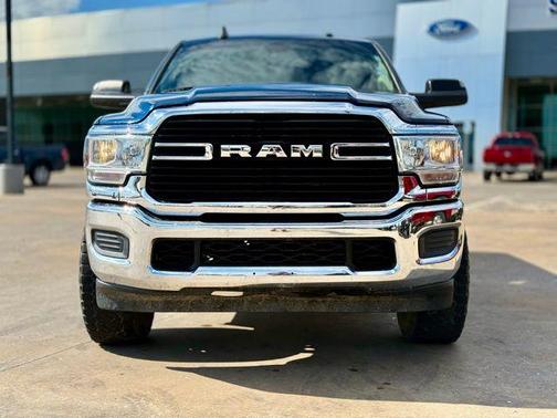 2019 RAM 2500 Big Horn Crew Cab 4x4 6'4' Box