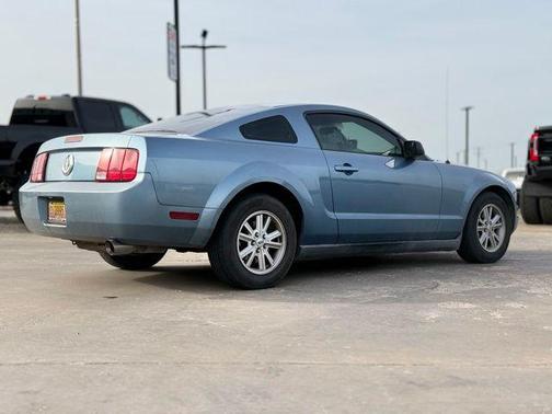 2005 Ford Mustang Premium