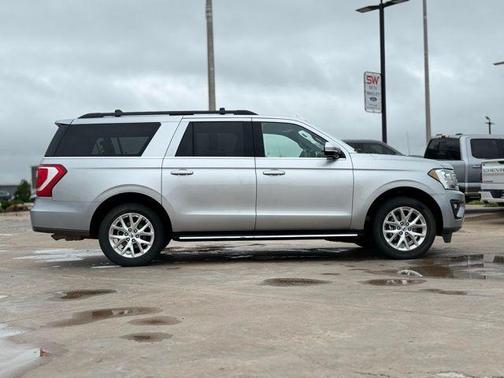 Iconic Silver Metallic 2021 Ford Expedition Max XLT