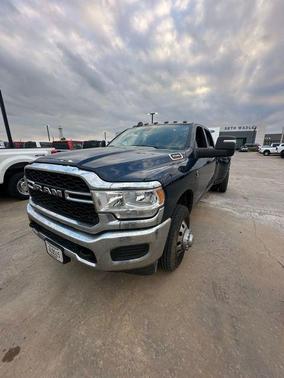 2024 RAM 3500 Tradesman Crew Cab 4x4 8' Box