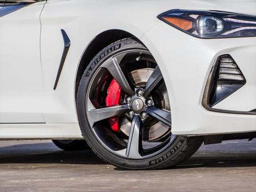 2021 Genesis G70 3.3T RWD