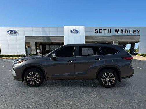2023 Toyota Highlander Hybrid XLE