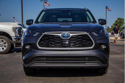2023 Toyota Highlander Hybrid XLE