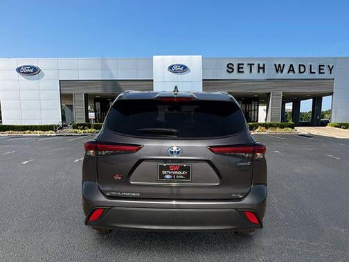 2023 Toyota Highlander Hybrid XLE