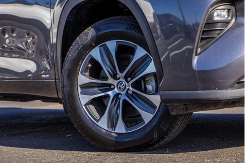 2023 Toyota Highlander Hybrid XLE