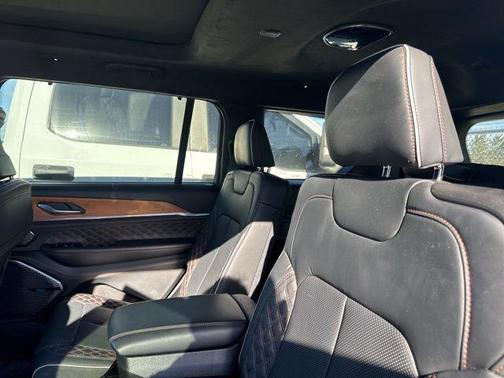 2023 Jeep Grand Cherokee L Summit Reserve