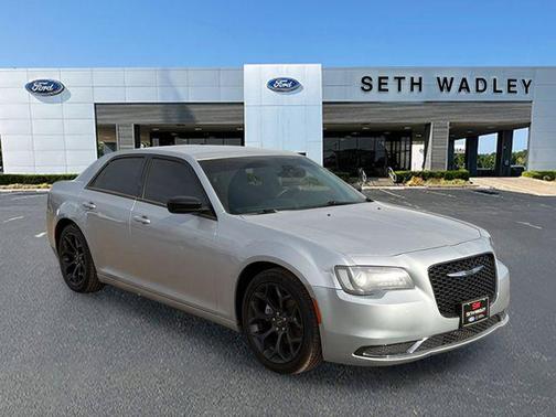 2020 Chrysler 300 Touring