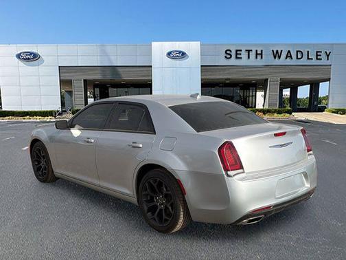 2020 Chrysler 300 Touring