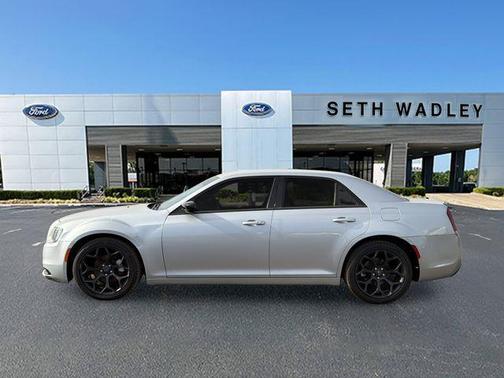 2020 Chrysler 300 Touring