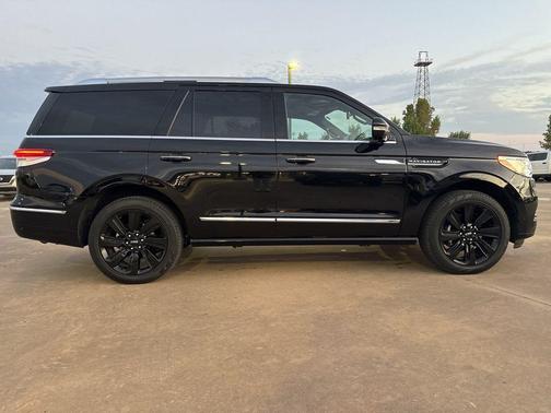 2022 Lincoln Navigator Reserve