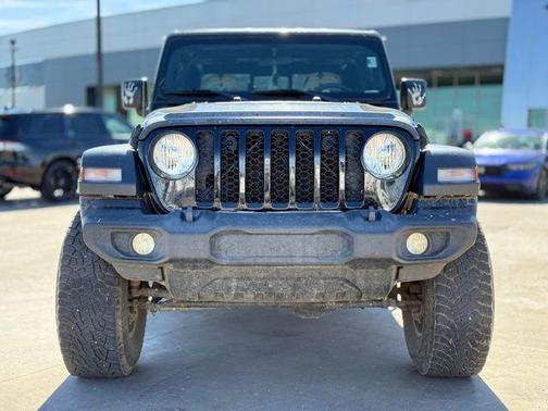 2022 Jeep Gladiator Sport